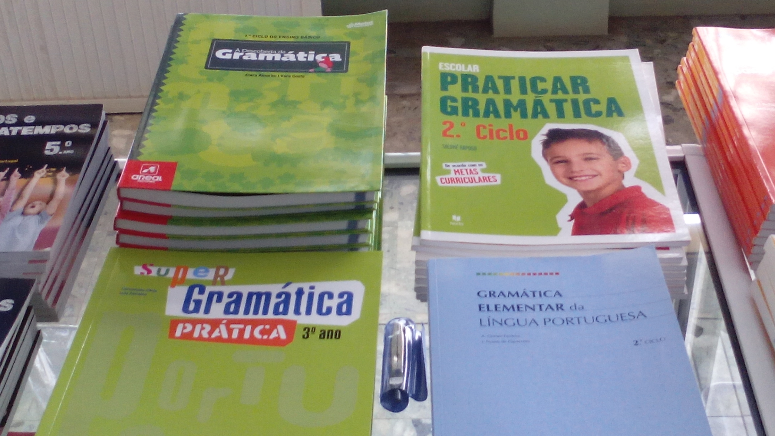 Schulbücher für die Kapverden.